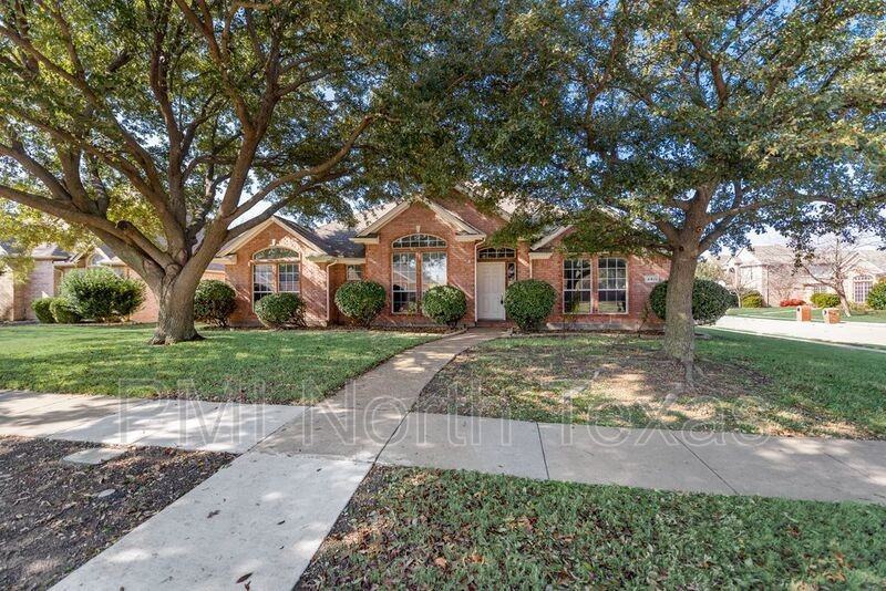 4911 Lakeland Dr - Photo 3 of 25