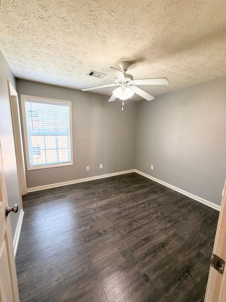 303 Ross Street- 303 N Ross Street #204 - Photo 5 of 10