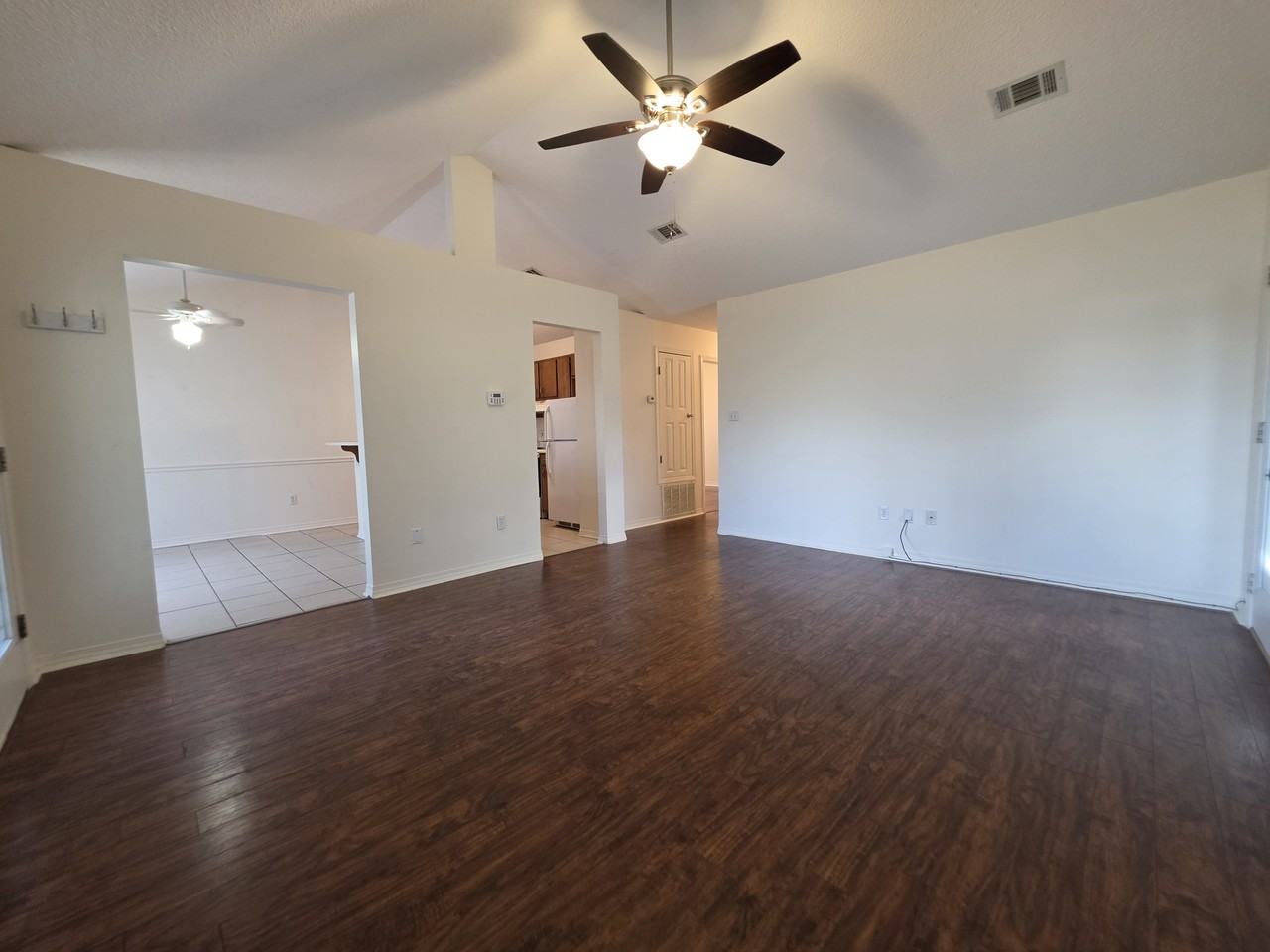 Estate Cir #1 - Photo 3 of 19