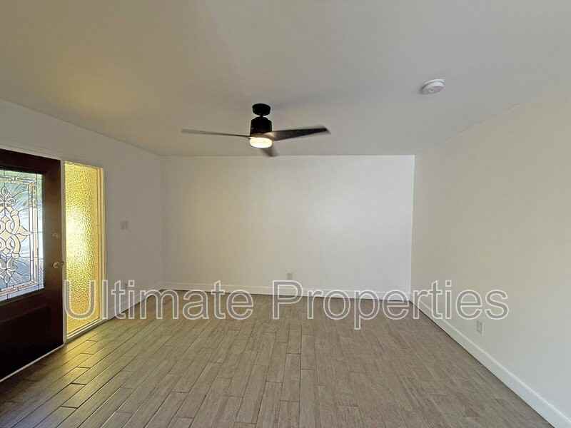 1021 W Mission Ln - Photo 5 of 22