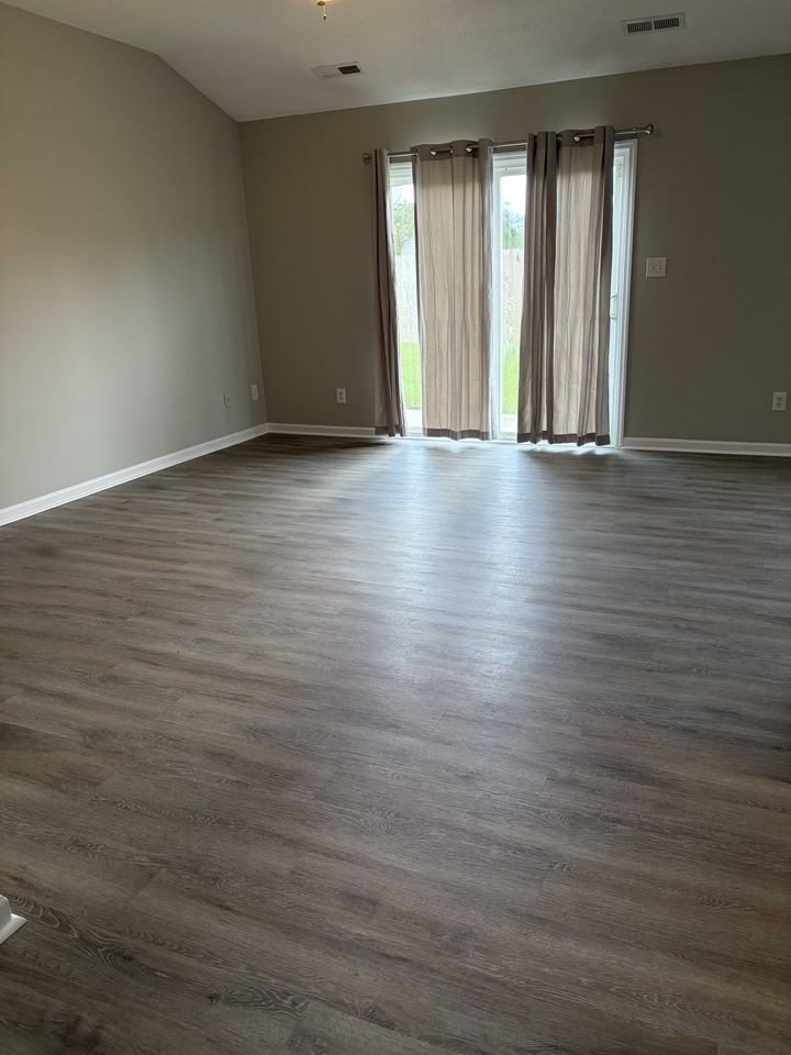1117 Green Fir Loop #A - Photo 2 of 21