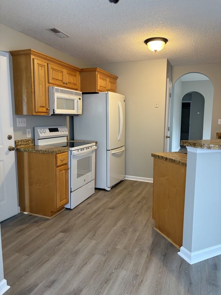 1117 Green Fir Loop #A - Photo 6 of 21