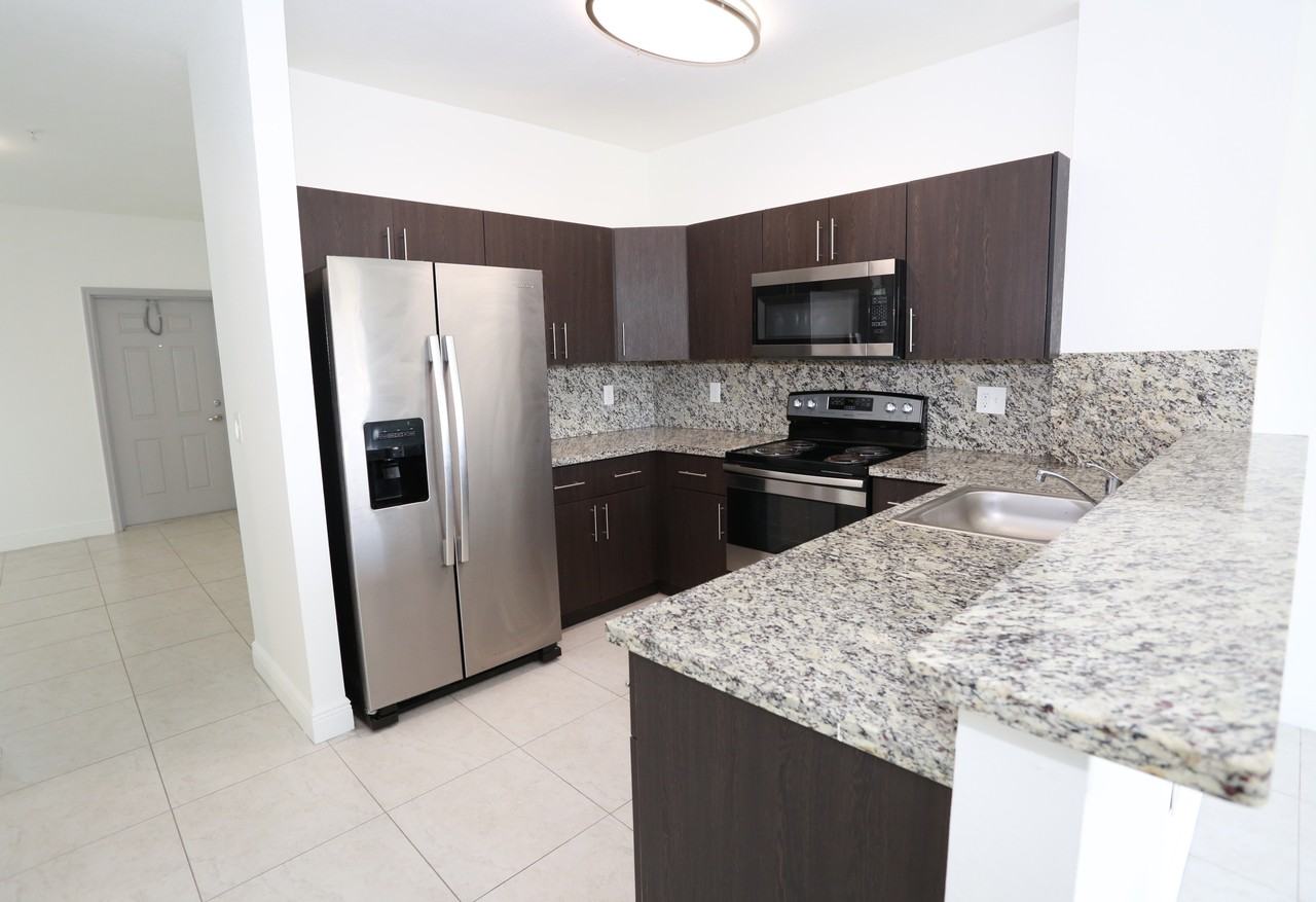 6001 Nw 182nd Ln #6001-301 - Photo 4 of 24