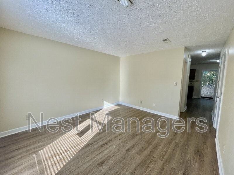 5852 Aftonshire Dr - Photo 6 of 12