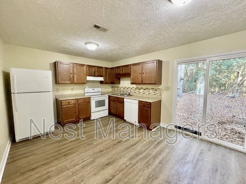 5852 Aftonshire Dr - Photo 7 of 12