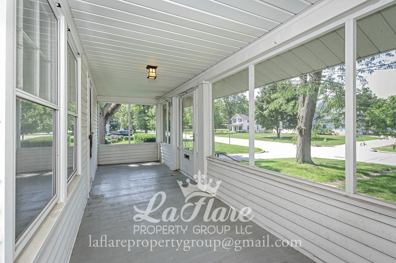 613 Locust St #1 - Photo 2 of 24