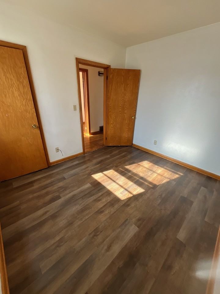 1213 1/2 Cleveland Ave - Photo 3 of 7