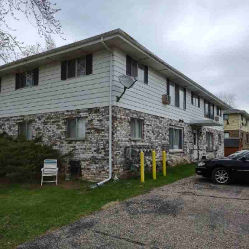 348 E Marquette St - Photo 3 of 9