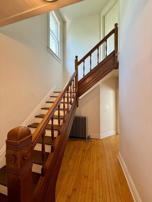 238 Scott Ave - Photo 4 of 16