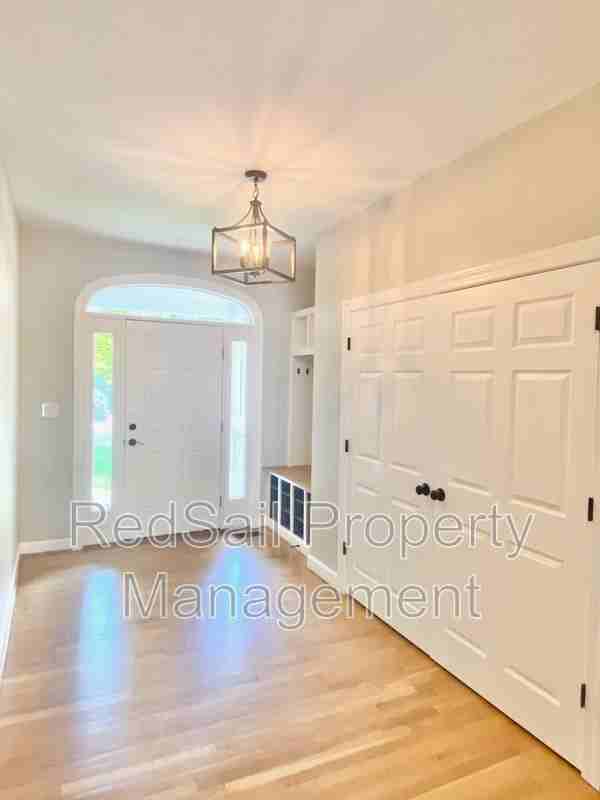 809 Captain John Smith Rd - Photo 3 of 23
