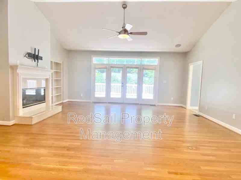 809 Captain John Smith Rd - Photo 4 of 23