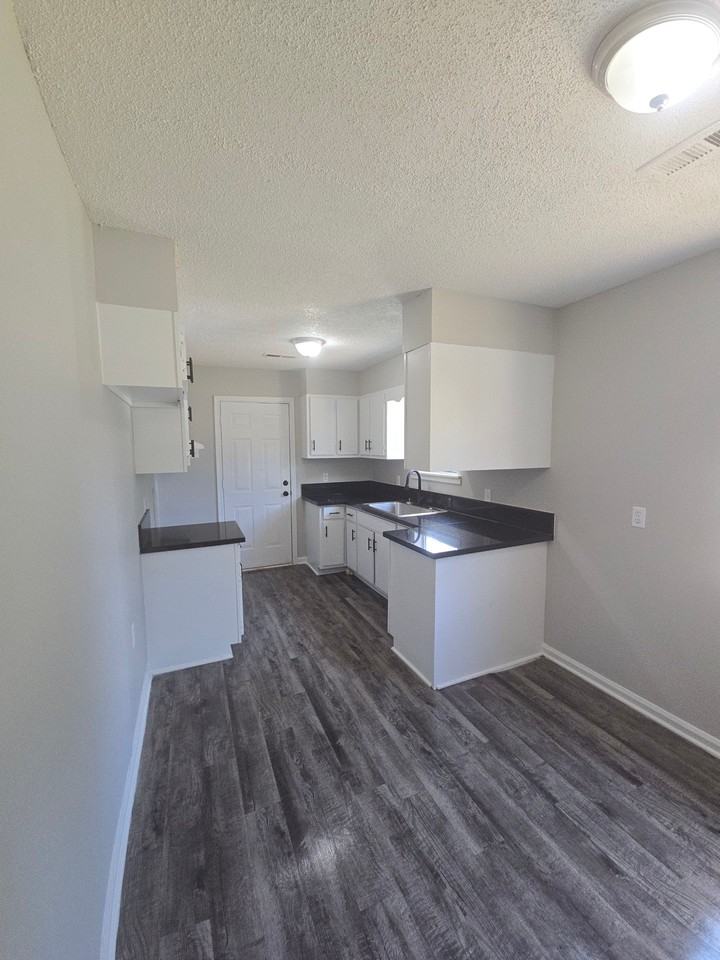 408 Simonton St #A - Photo 2 of 9