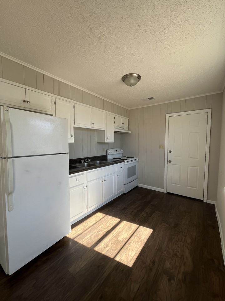 483 S Jefferson St #1 - Photo 7 of 7