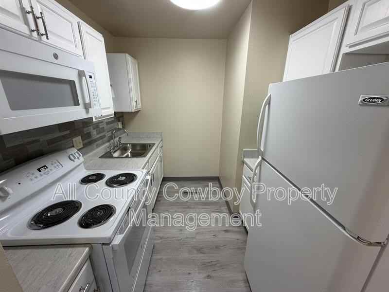 1145 W Leisher Rd - Photo 4 of 10