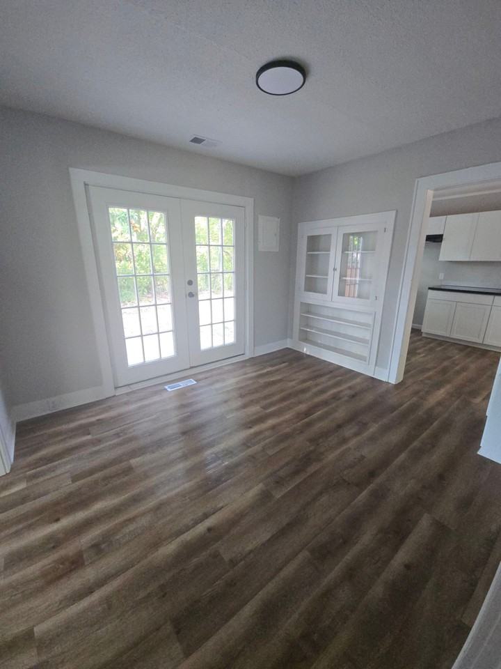 331 Eastland Ave #1 - Photo 4 of 17