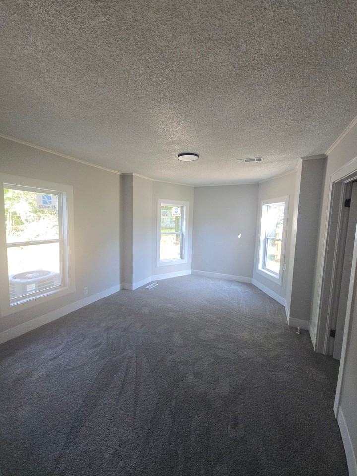 331 Eastland Ave #1 - Photo 5 of 17