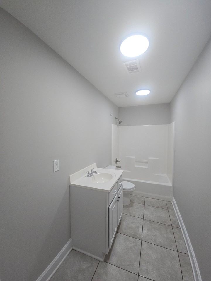 141 Shelton St #1 - Photo 7 of 7