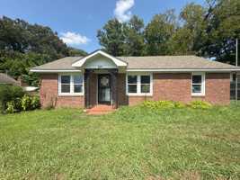 featured image of 313 Eastland Ave #1