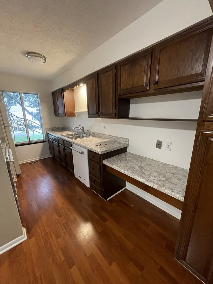 2177 Woodleaf St #2177 - Photo 5 of 32