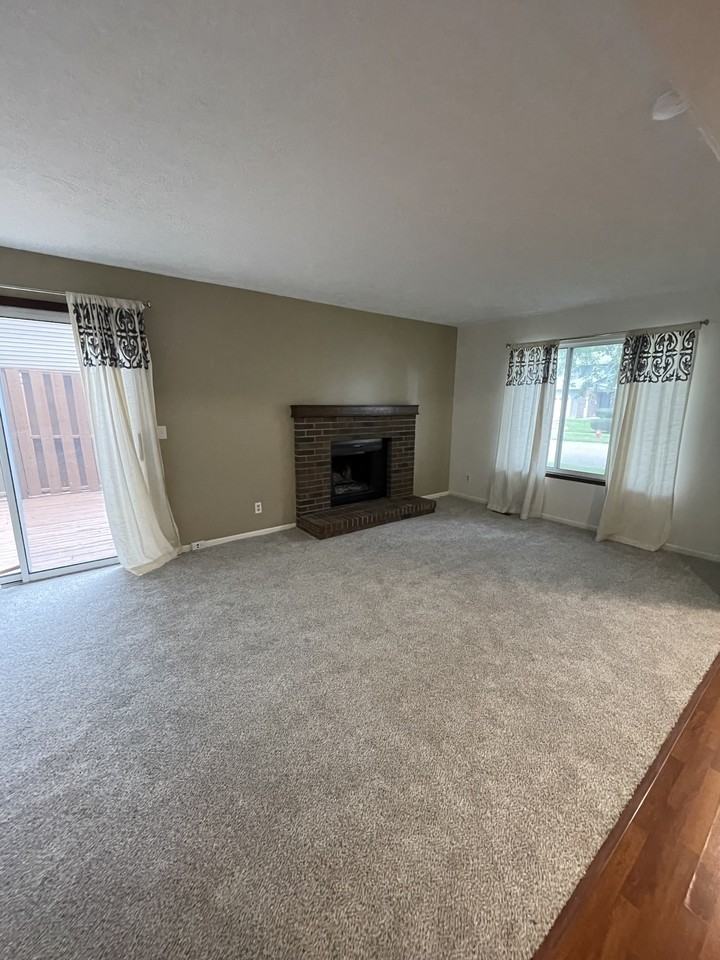 2177 Woodleaf St #2177 - Photo 5 of 30