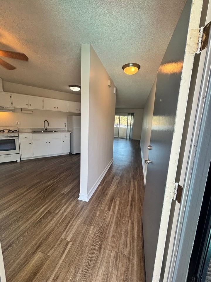University Terrace Apartments - Photo 2 of 44
