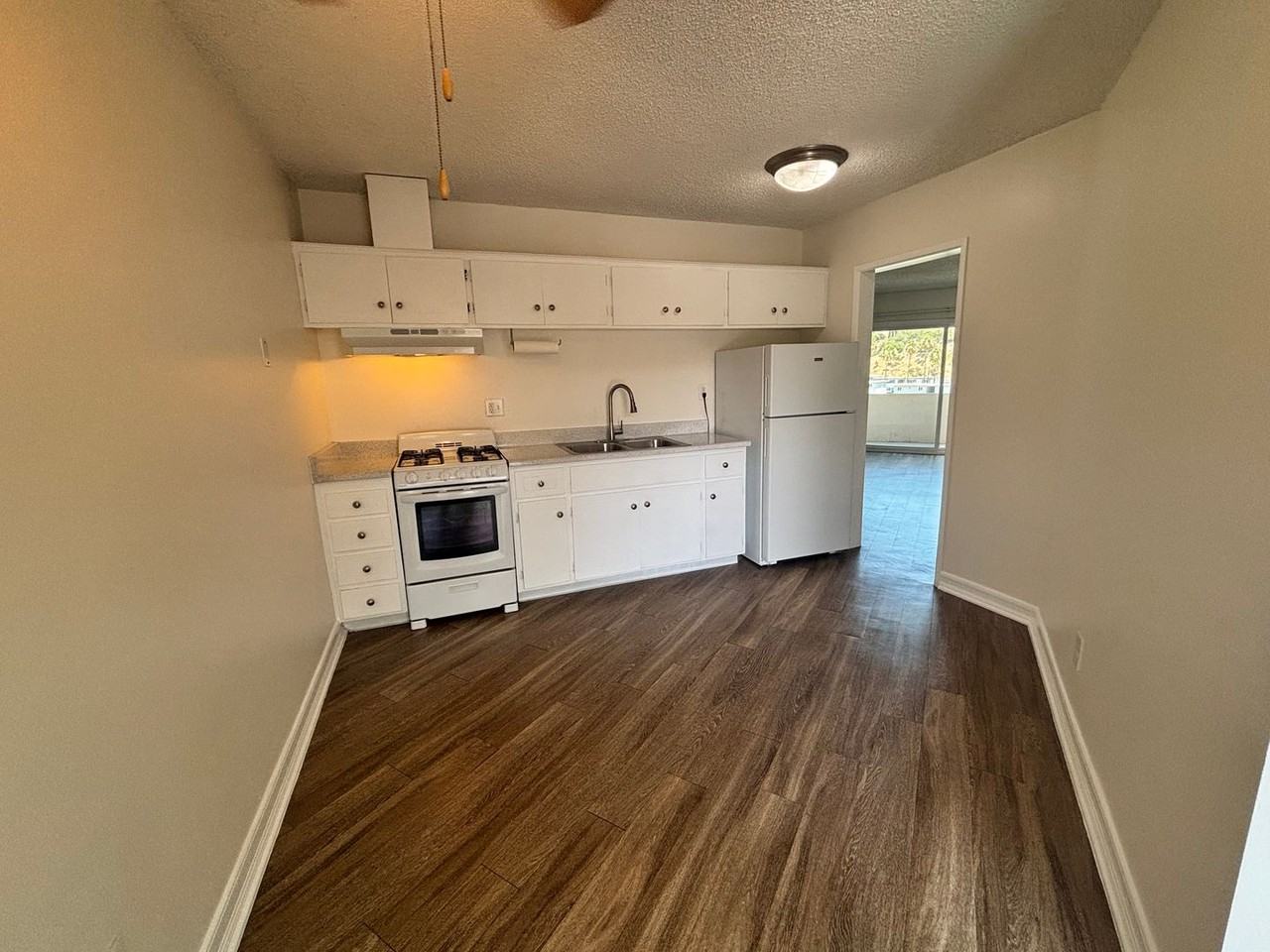 University Terrace Apartments - Photo 4 of 44