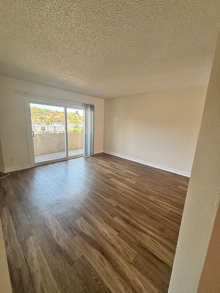 University Terrace Apartments - Photo 7 of 44