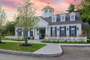 featured image of 38 Hawthorne Dr