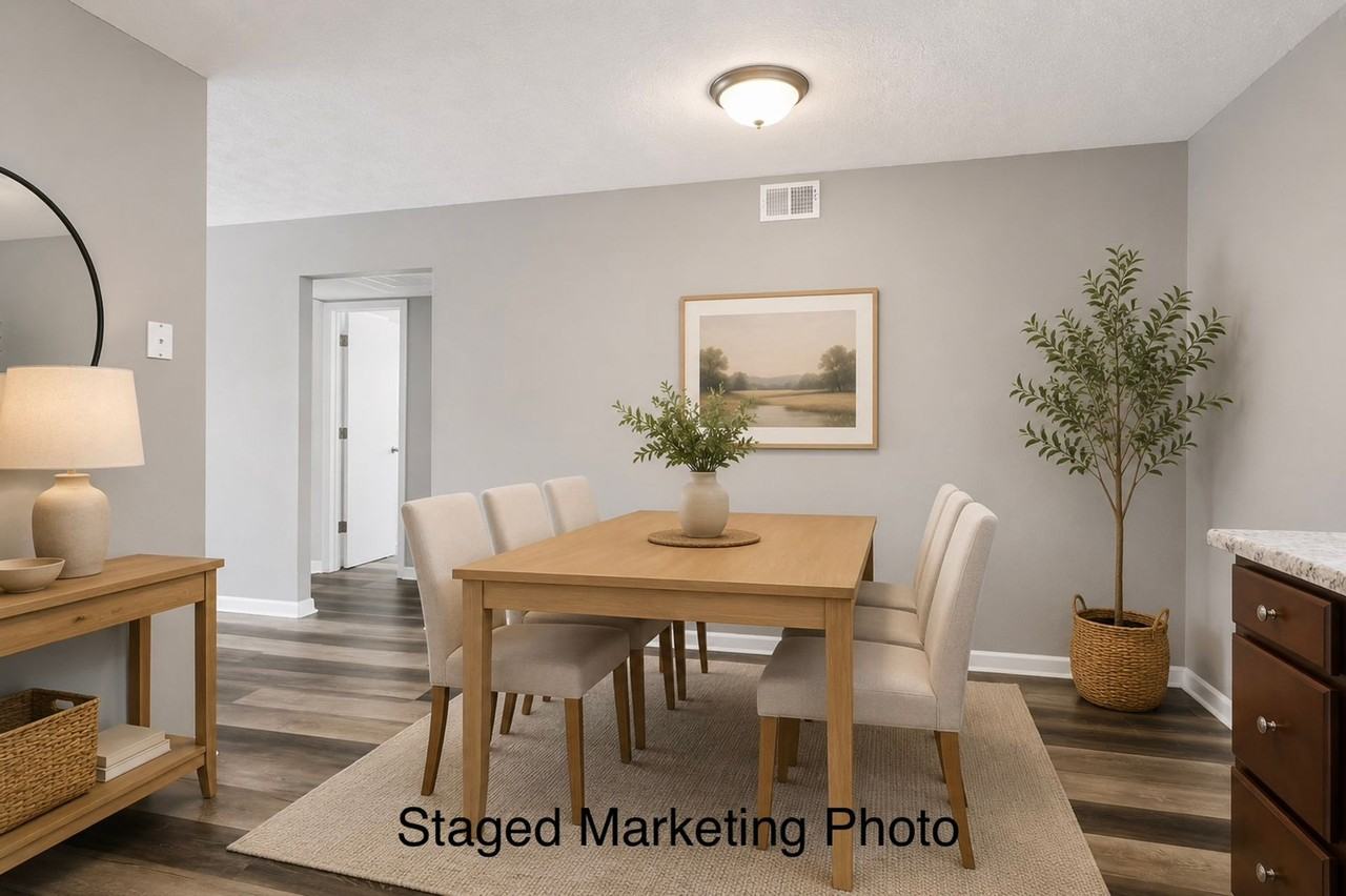 Lincoln Apartments - Photo 5 of 21