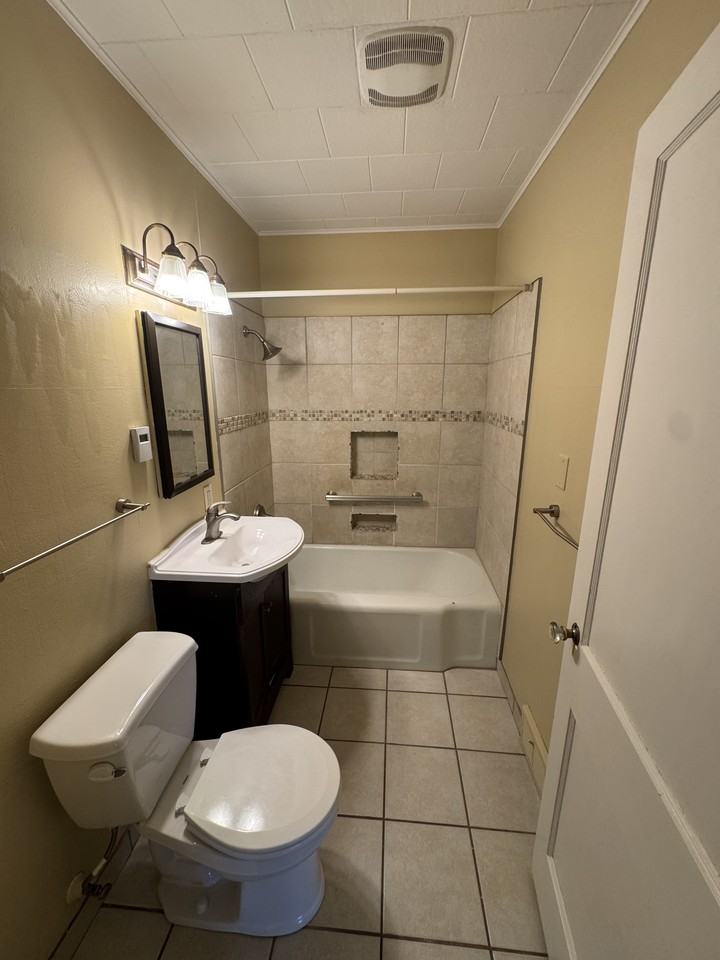 1906 Holton St #1 - Photo 6 of 18