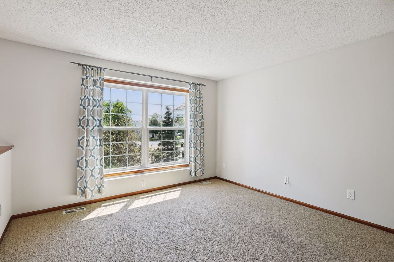 15024 Farnham Ave N #1 - Photo 4 of 50