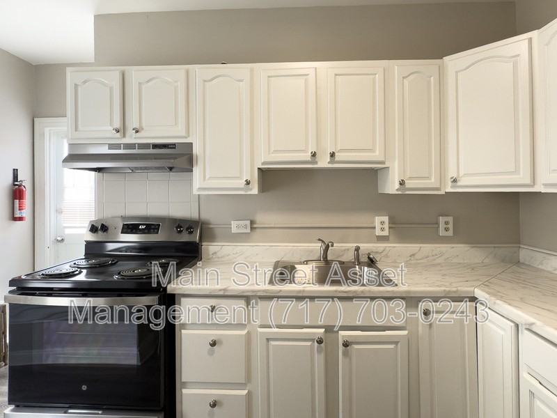 332 Chestnut St #2 - Photo 3 of 27