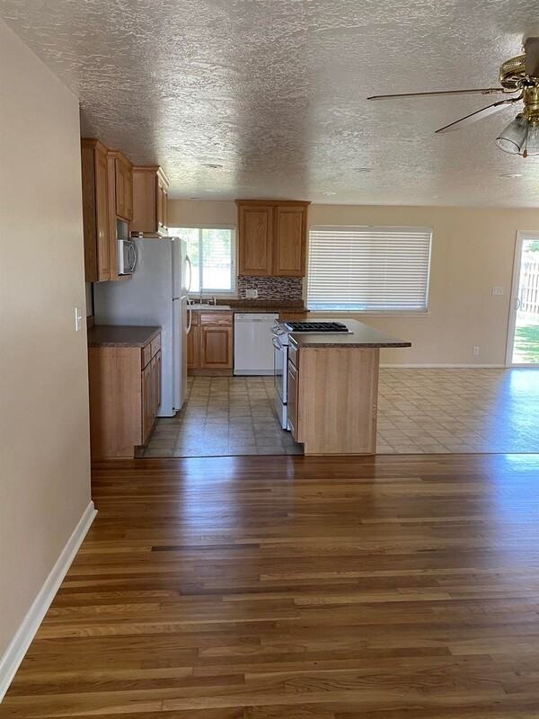 524 Westsouth - Photo 2 of 12