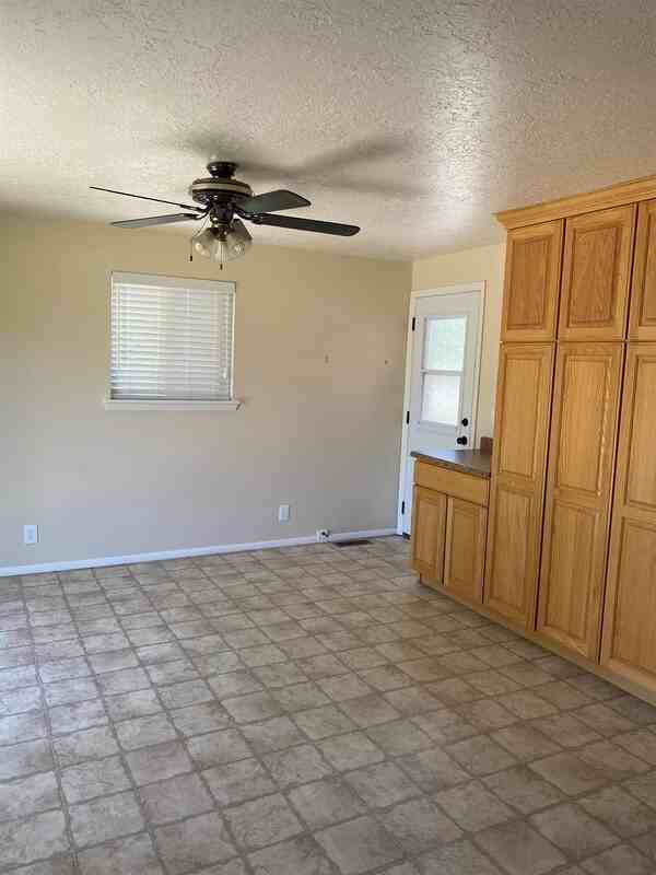 524 Westsouth - Photo 4 of 12