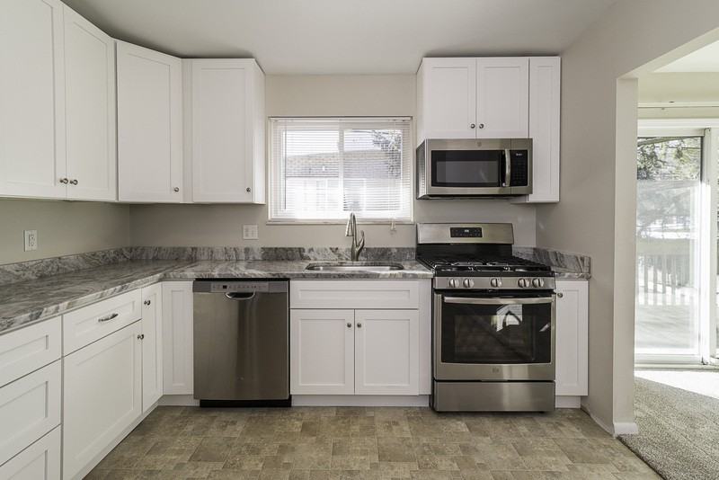 522 Bemidji Ct - Photo 5 of 27