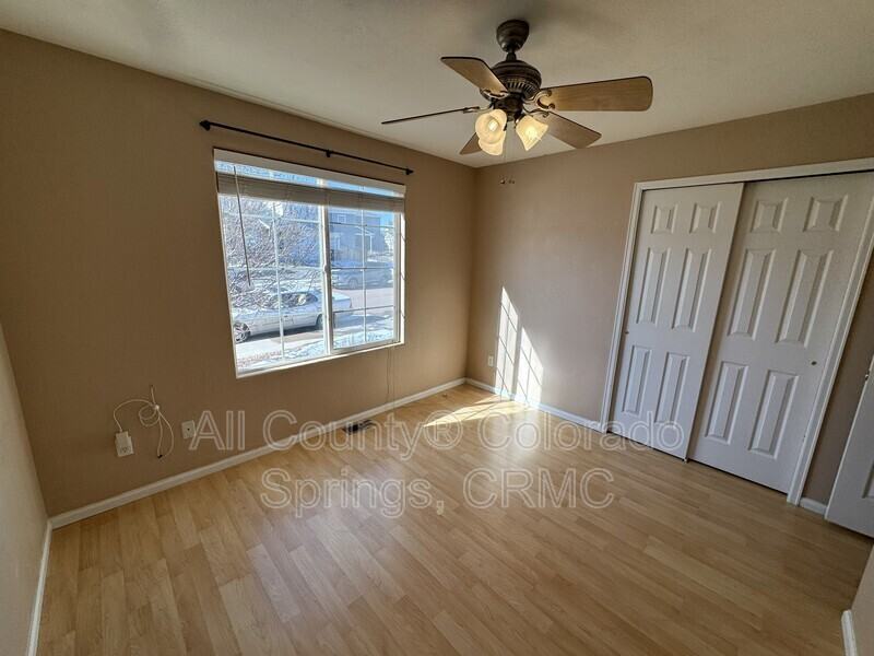 1305 Lords Hill Dr - Photo 3 of 25