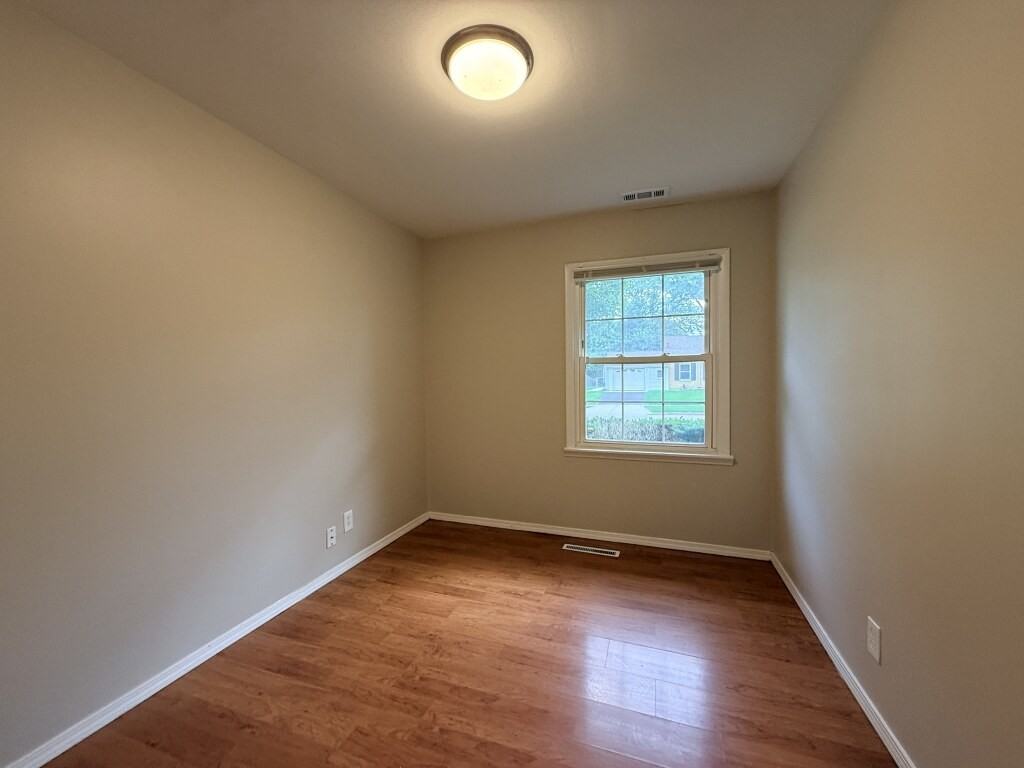 1004 Oakland Dr #1 - Photo 7 of 30