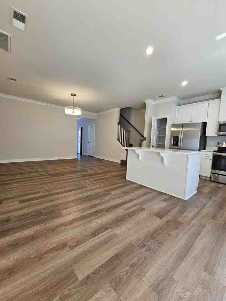 53 Connaught Ct #1 - Photo 6 of 20