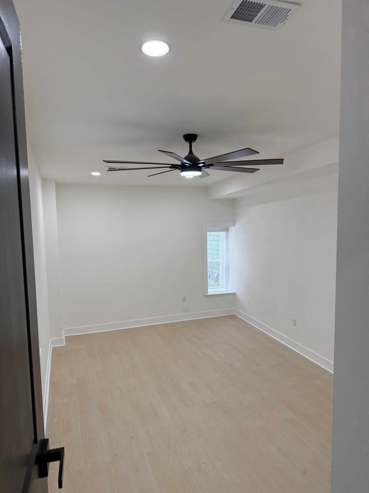 1012 W Lanvale St #2 - Photo 6 of 15