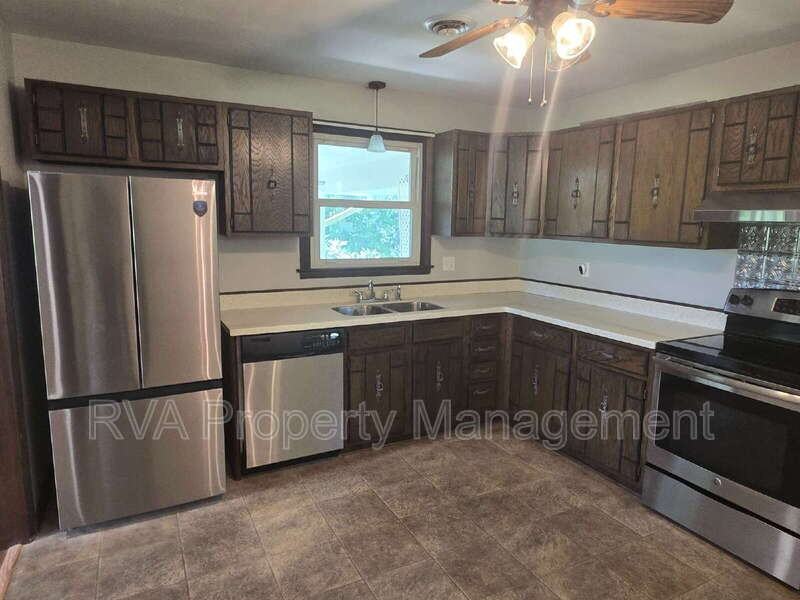 4476 Country Walk Ln - Photo 5 of 16