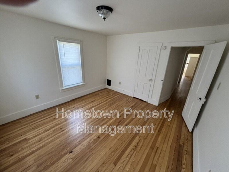 1135 Chestnut St - Photo 3 of 15