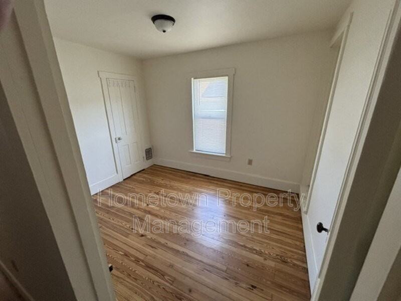 1135 Chestnut St - Photo 6 of 15
