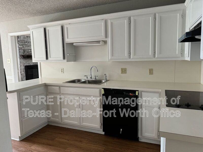 7724 Sagebrush Ct N - Photo 4 of 16