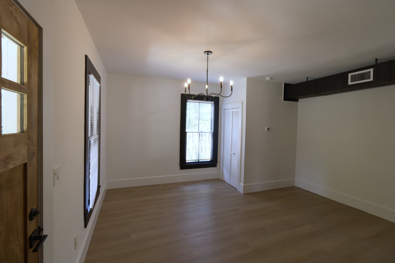 716 Ne 4th Ave - Photo 2 of 12