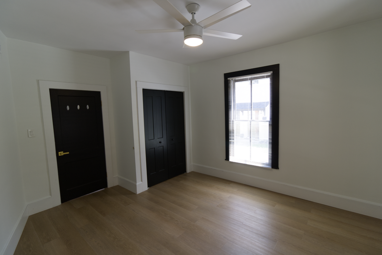 716 Ne 4th Ave - Photo 4 of 12