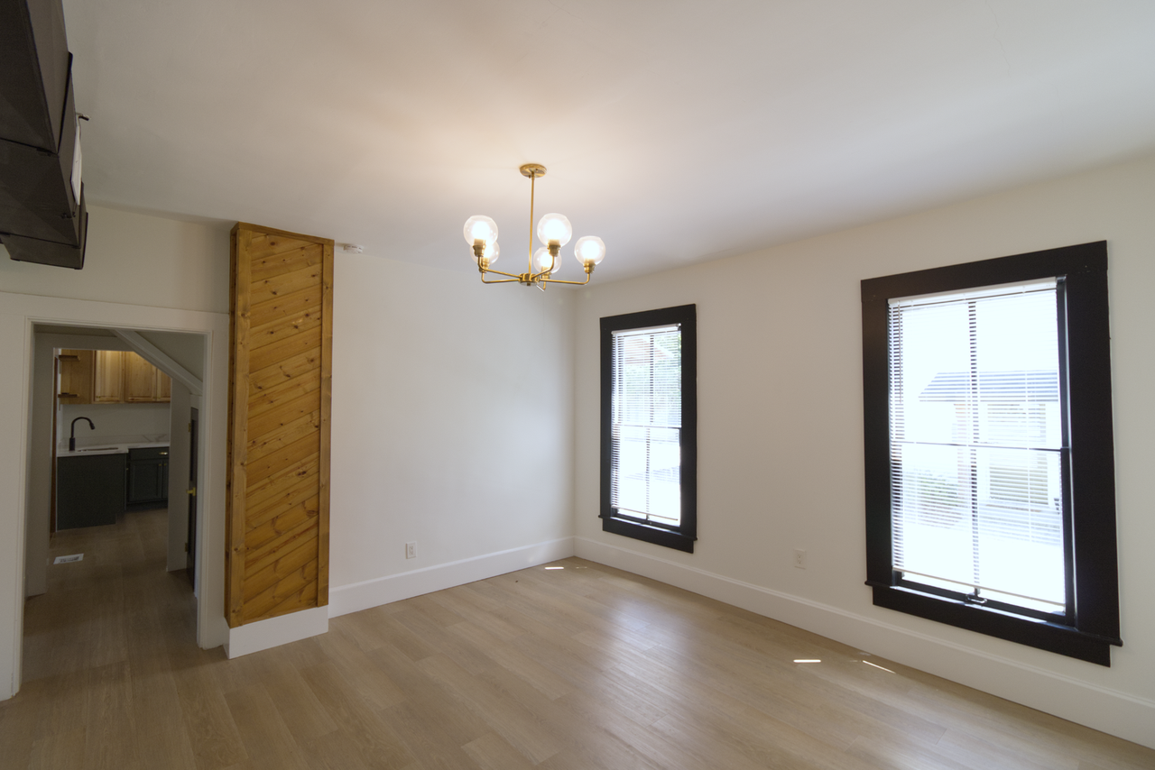 716 Ne 4th Ave - Photo 5 of 12