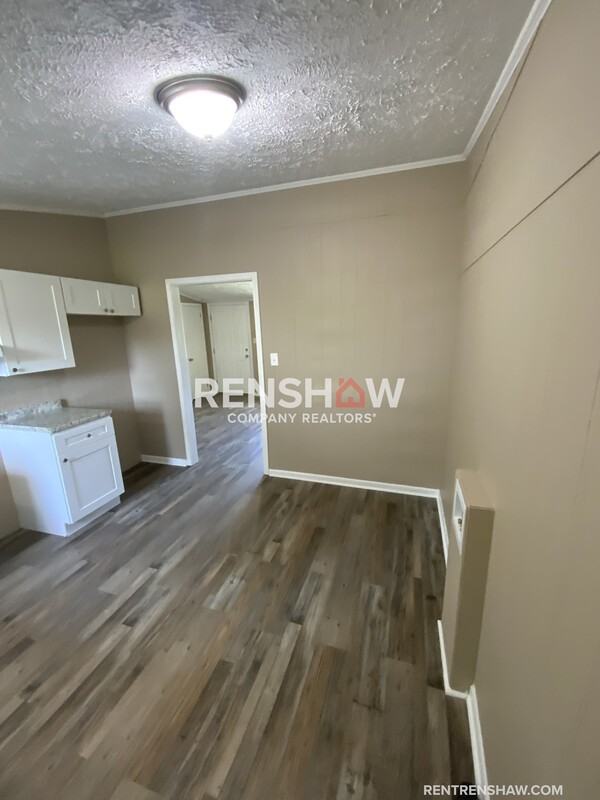 105 W College St #1 - Photo 3 of 16