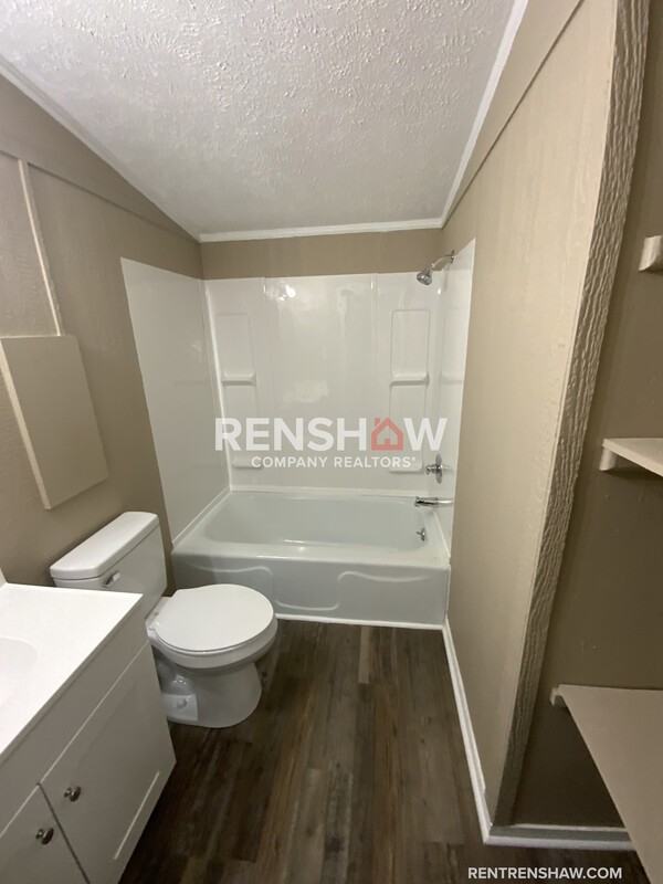 105 W College St #1 - Photo 6 of 16
