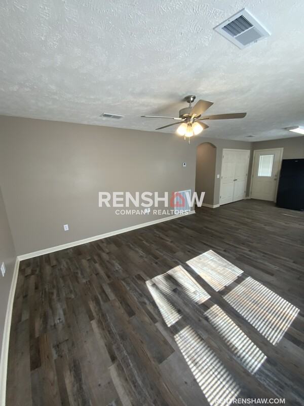 133 Hawthorne Ave - Photo 4 of 16