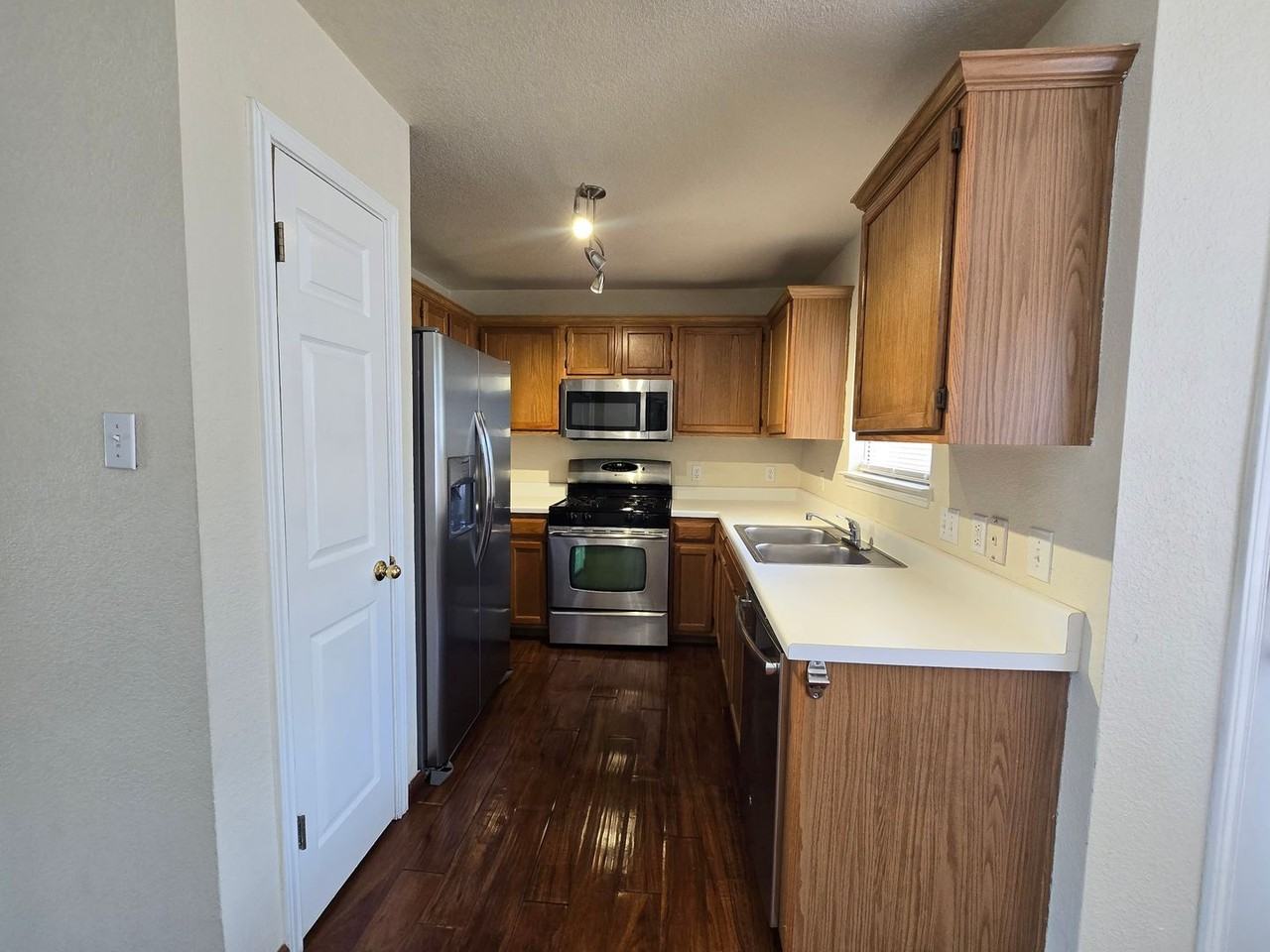 505 Shant St - Photo 3 of 28